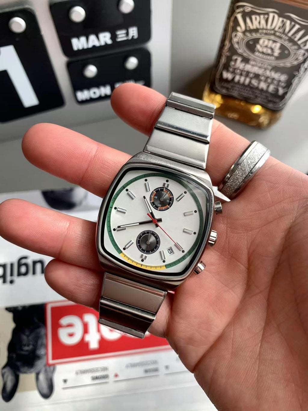 Mens Chronograph Stainless Steel Quartz Watch E185