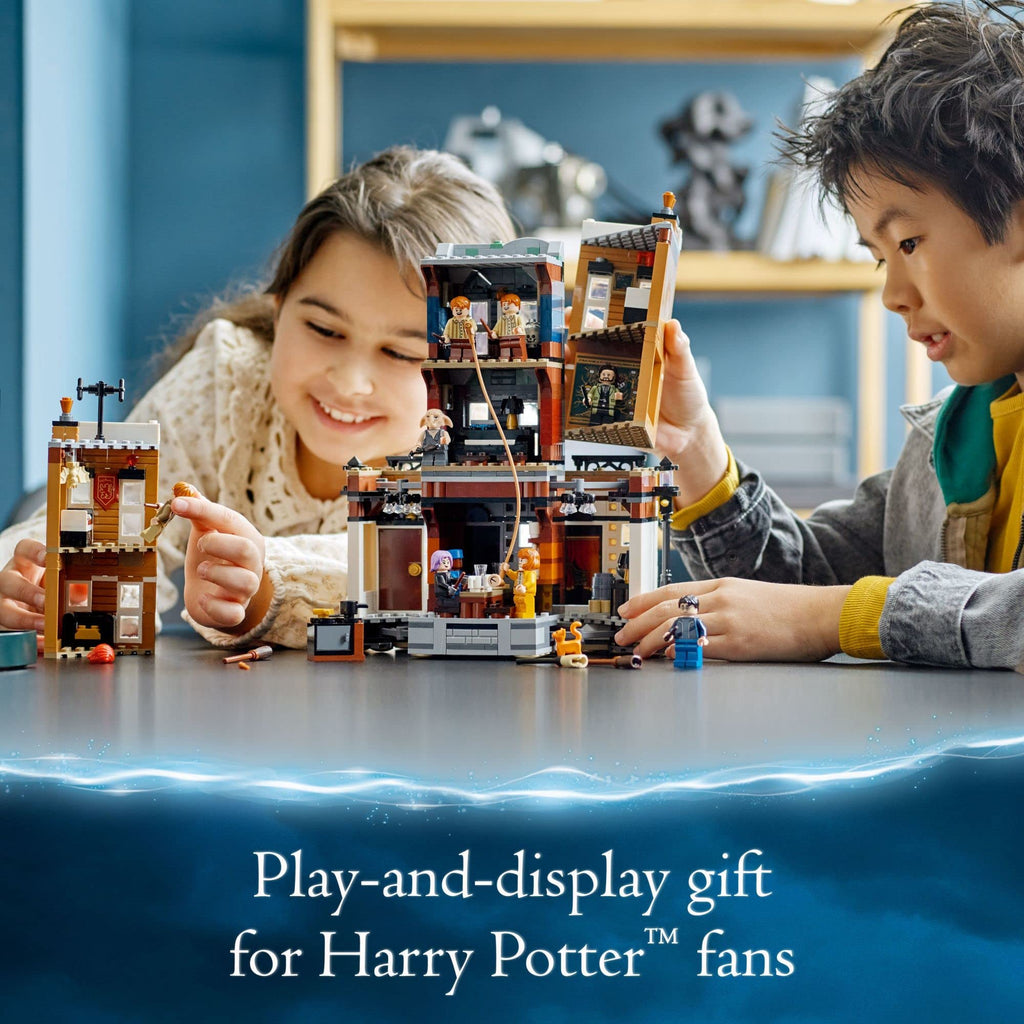 Building Set with 9 Minifigures U701