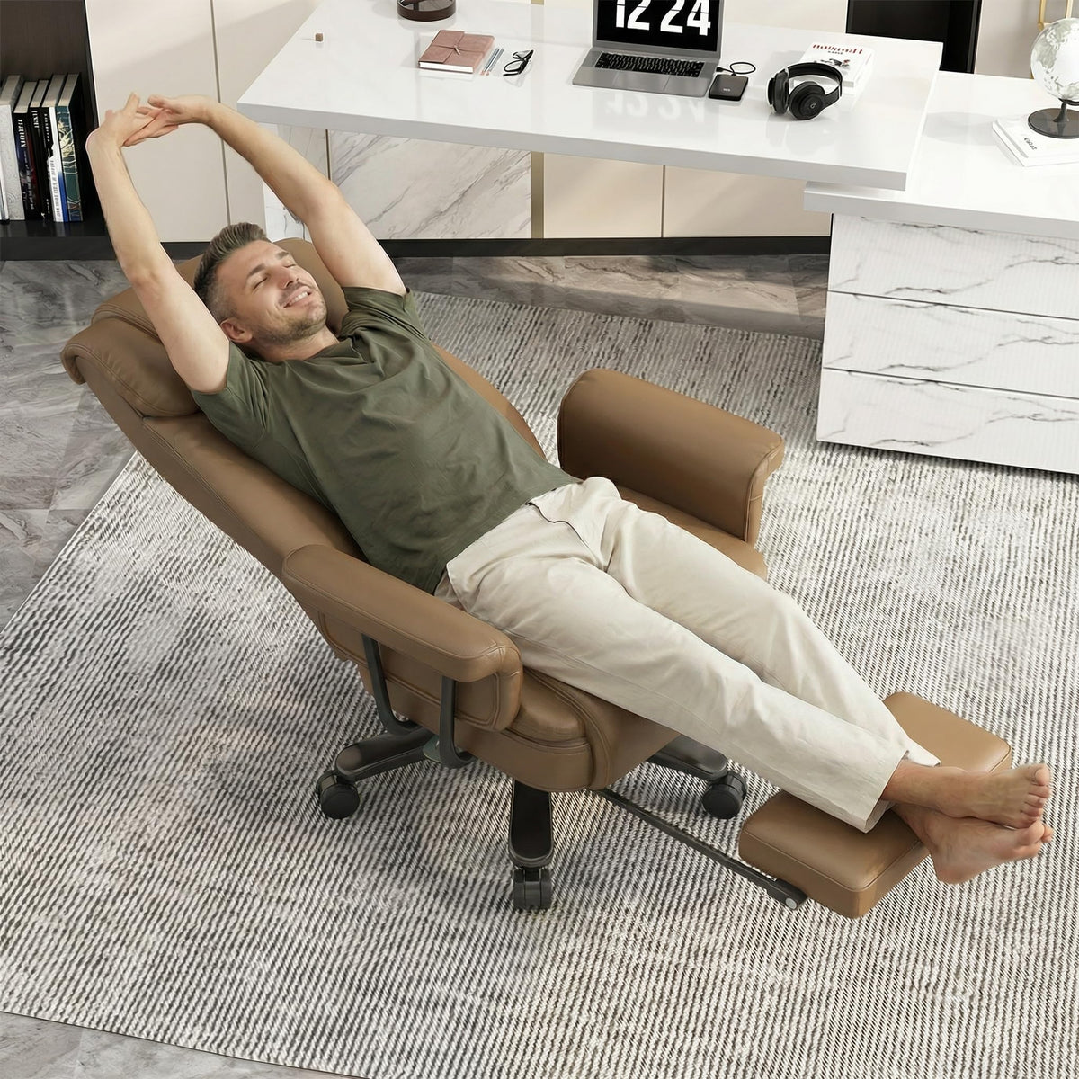 Brown Reclining Office Chair with Footrest B909626